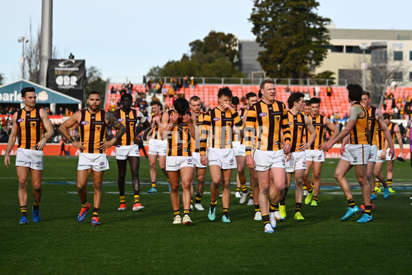 AFL 2024 Round 21 - GWS v Hawthorn - A-52528611