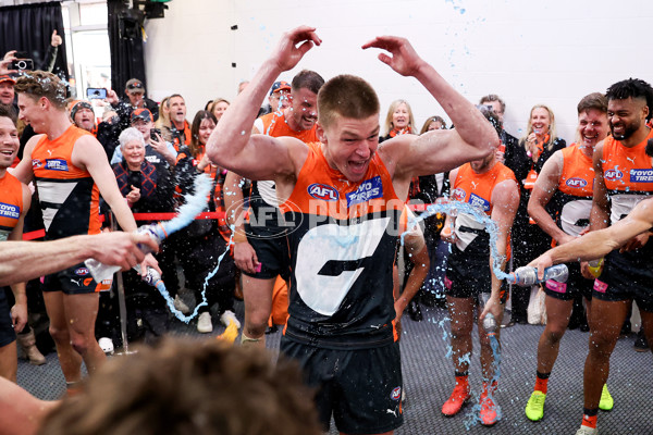 AFL 2024 Round 21 - GWS v Hawthorn - A-52528646