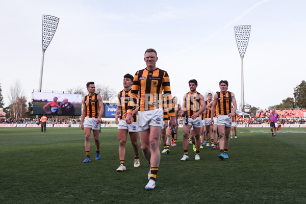 AFL 2024 Round 21 - GWS v Hawthorn - A-52528680