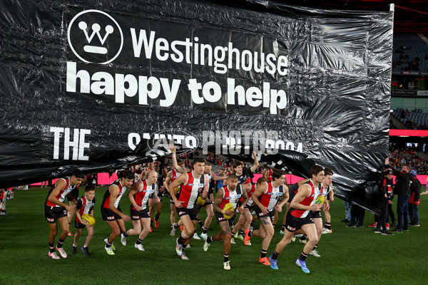 AFL 2024 Round 21 - St Kilda v Brisbane - A-52550244