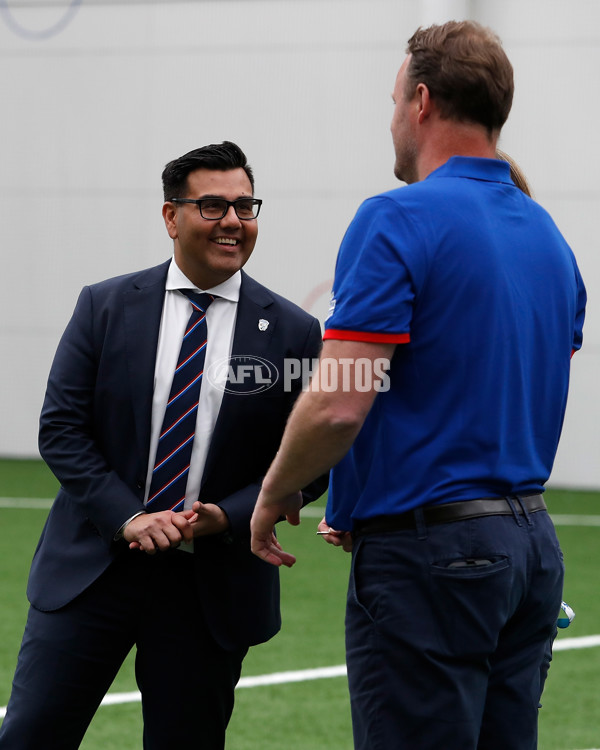 AFLW 2024 Media - Western Bulldogs Team Photo Day - A-52617185