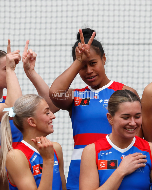 AFLW 2024 Media - Western Bulldogs Team Photo Day - A-52617193