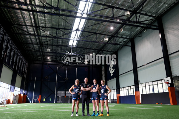 AFLW 2024 Media - Carlton Team Photo Day - A-52622749