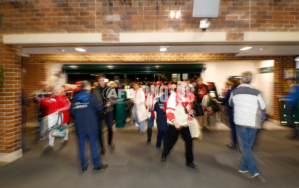 AFL 2024 Round 22 - Sydney v Collingwood - A-52625950