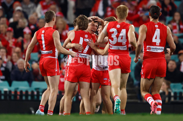 AFL 2024 Round 22 - Sydney v Collingwood - A-52625973