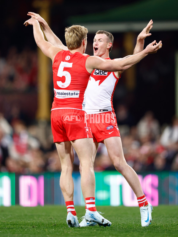 AFL 2024 Round 22 - Sydney v Collingwood - A-52628423