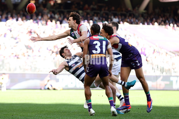 AFL 2024 Round 22 - Fremantle v Geelong - A-52651131