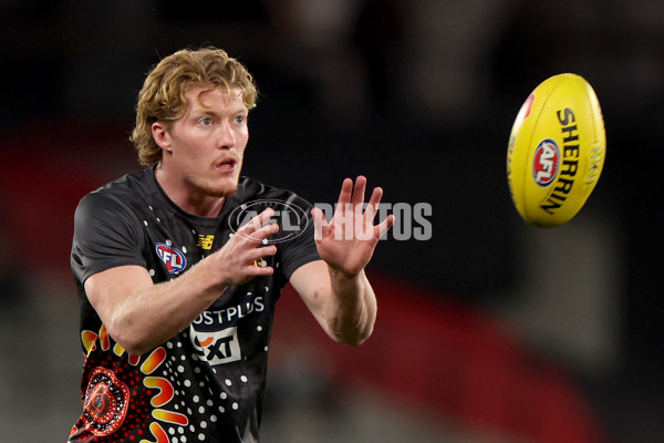 AFL 2024 Round 22 - Essendon v Gold Coast - A-52662647