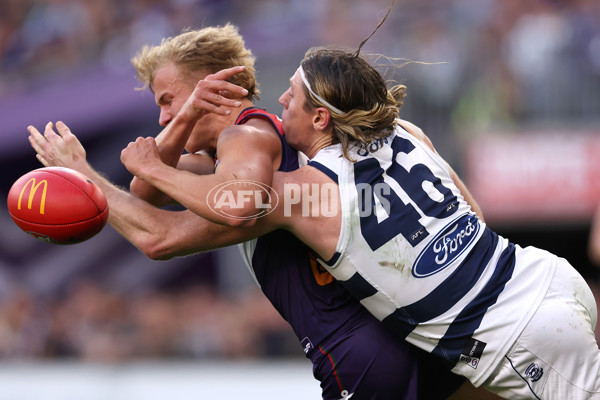 AFL 2024 Round 22 - Fremantle v Geelong - A-52669300