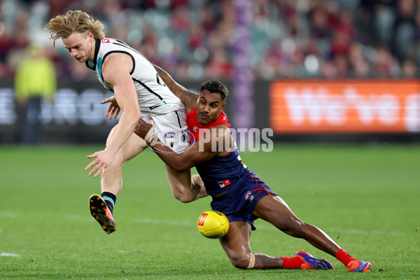 AFL 2024 Round 22 - Melbourne v Port Adelaide - A-52675618