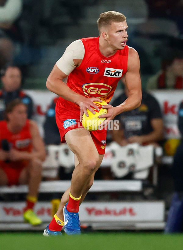 AFL 2024 Round 22 - Essendon v Gold Coast - A-52685700