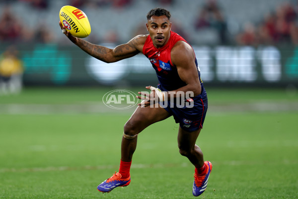 AFL 2024 Round 22 - Melbourne v Port Adelaide - A-52686094