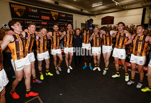 AFL 2024 Round 22 - Carlton v Hawthorn - A-52702193