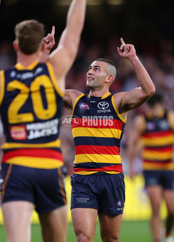 AFL 2024 Round 22 - Adelaide v Western Bulldogs - A-52714698