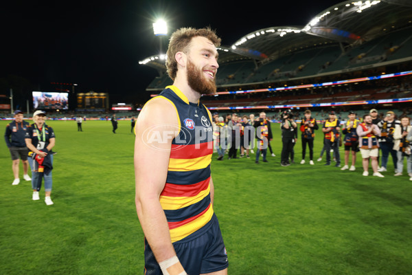 AFL 2024 Round 22 - Adelaide v Western Bulldogs - A-52716283