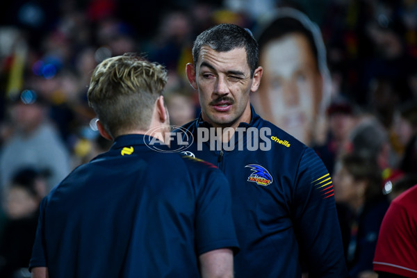 AFL 2024 Round 22 - Adelaide v Western Bulldogs - A-52717005