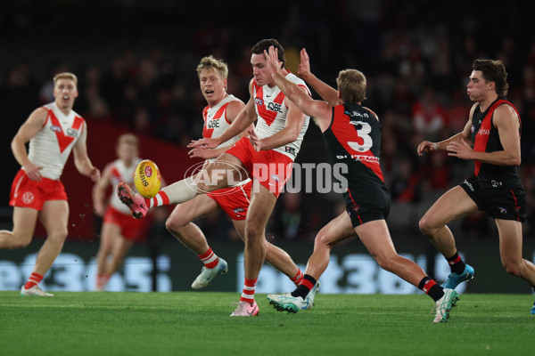 AFL 2024 Round 23 - Essendon v Sydney - A-53048262