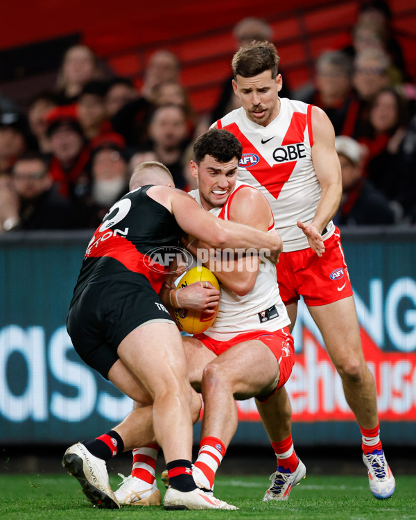 AFL 2024 Round 23 - Essendon v Sydney - A-53048310