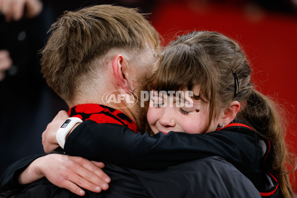AFL 2024 Round 23 - Essendon v Sydney - A-53048347