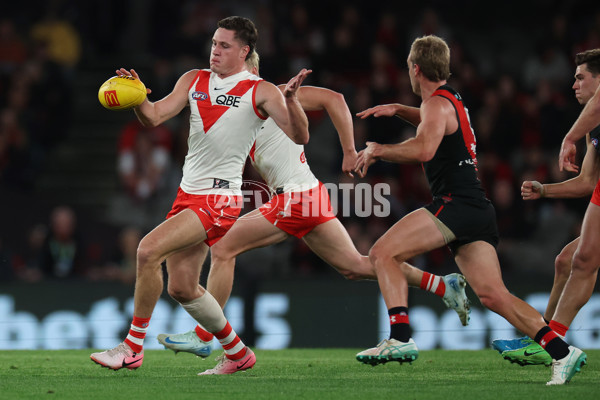 AFL 2024 Round 23 - Essendon v Sydney - A-53048372