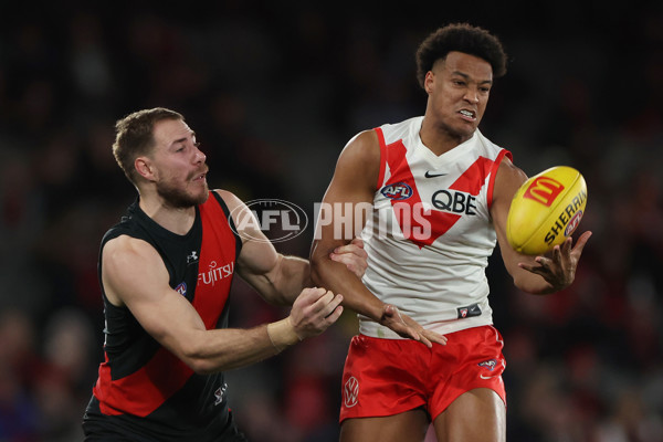 AFL 2024 Round 23 - Essendon v Sydney - A-53048428