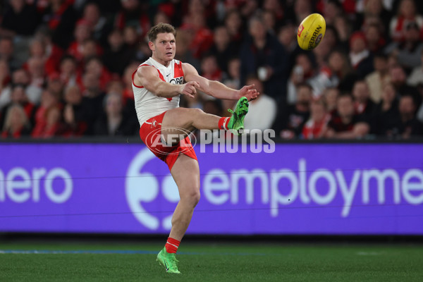 AFL 2024 Round 23 - Essendon v Sydney - A-53050715