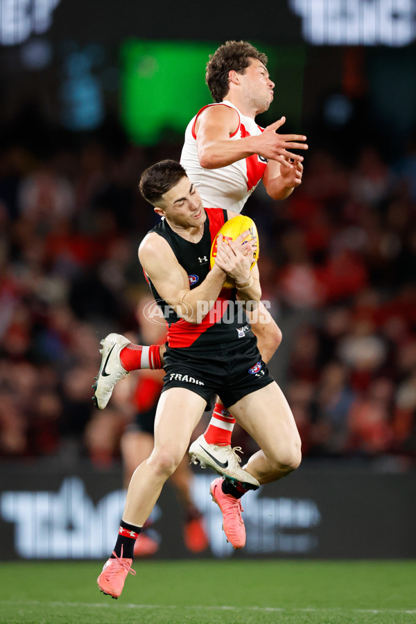 AFL 2024 Round 23 - Essendon v Sydney - A-53050738