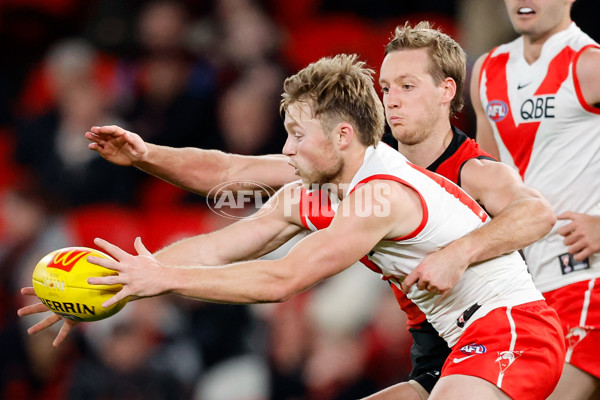 AFL 2024 Round 23 - Essendon v Sydney - A-53050739