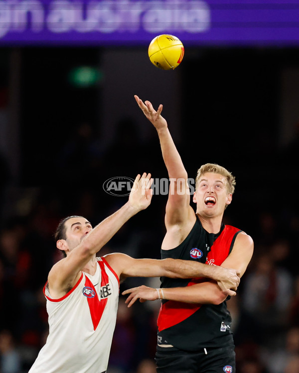 AFL 2024 Round 23 - Essendon v Sydney - A-53050740