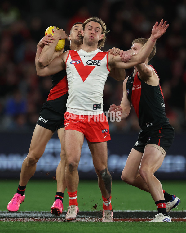 AFL 2024 Round 23 - Essendon v Sydney - A-53051001