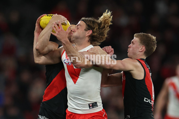 AFL 2024 Round 23 - Essendon v Sydney - A-53051003