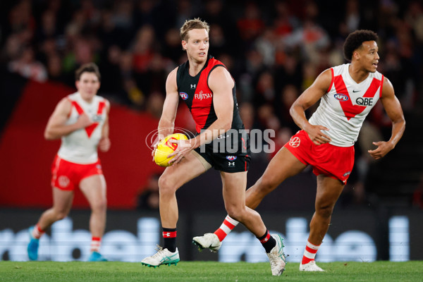 AFL 2024 Round 23 - Essendon v Sydney - A-53051039