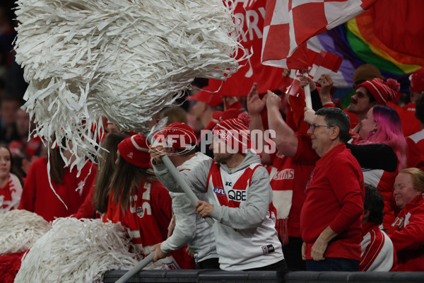 AFL 2024 Round 23 - Essendon v Sydney - A-53053410