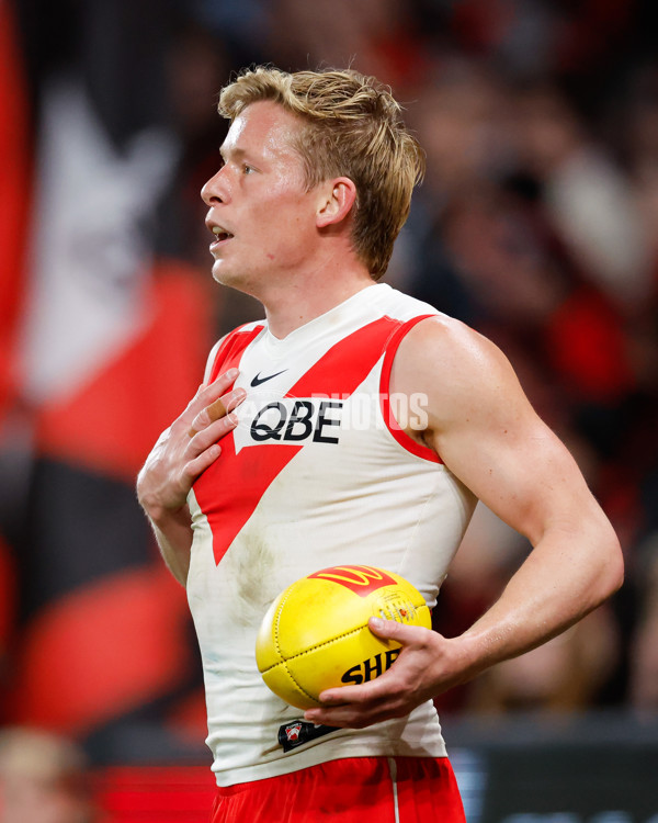 AFL 2024 Round 23 - Essendon v Sydney - A-53053419
