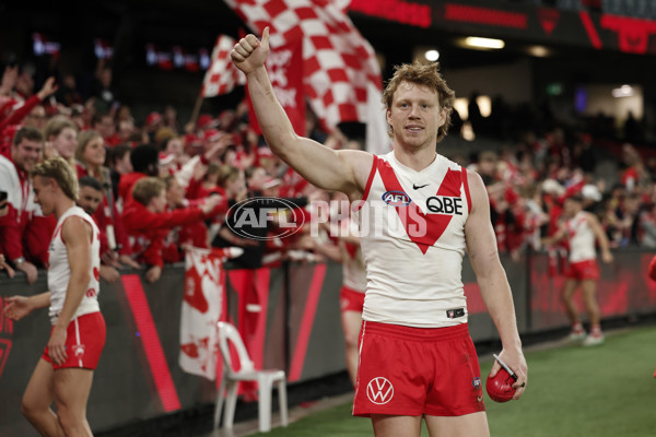 AFL 2024 Round 23 - Essendon v Sydney - A-53053457