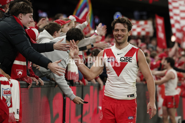 AFL 2024 Round 23 - Essendon v Sydney - A-53053461