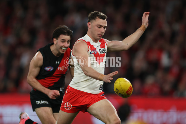 AFL 2024 Round 23 - Essendon v Sydney - A-53053516