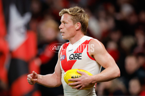 AFL 2024 Round 23 - Essendon v Sydney - A-53053528