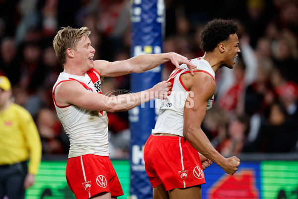 AFL 2024 Round 23 - Essendon v Sydney - A-53053539