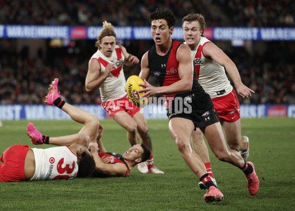 AFL 2024 Round 23 - Essendon v Sydney - A-53053546