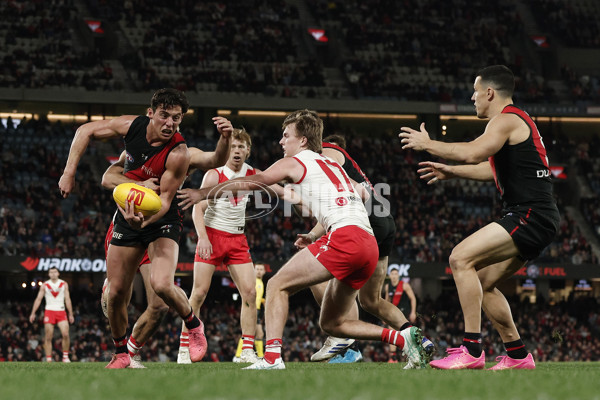 AFL 2024 Round 23 - Essendon v Sydney - A-53053547