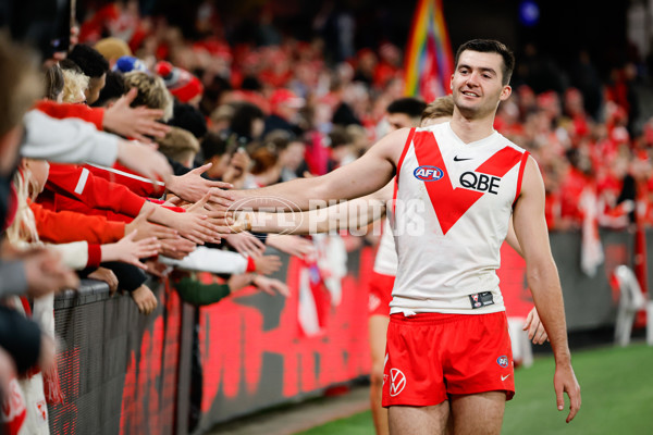 AFL 2024 Round 23 - Essendon v Sydney - A-53056220
