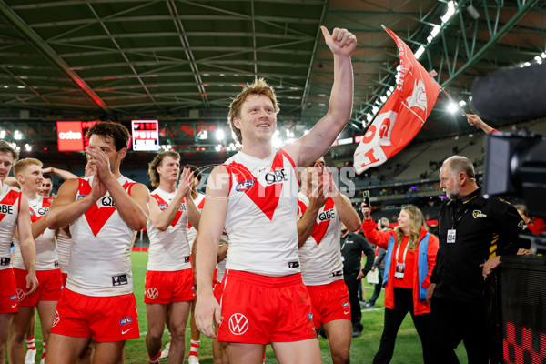 AFL 2024 Round 23 - Essendon v Sydney - A-53056225