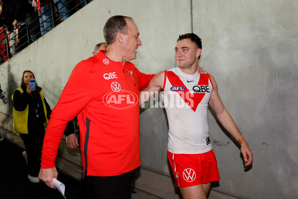 AFL 2024 Round 23 - Essendon v Sydney - A-53056228