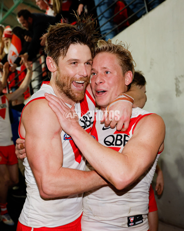 AFL 2024 Round 23 - Essendon v Sydney - A-53056240