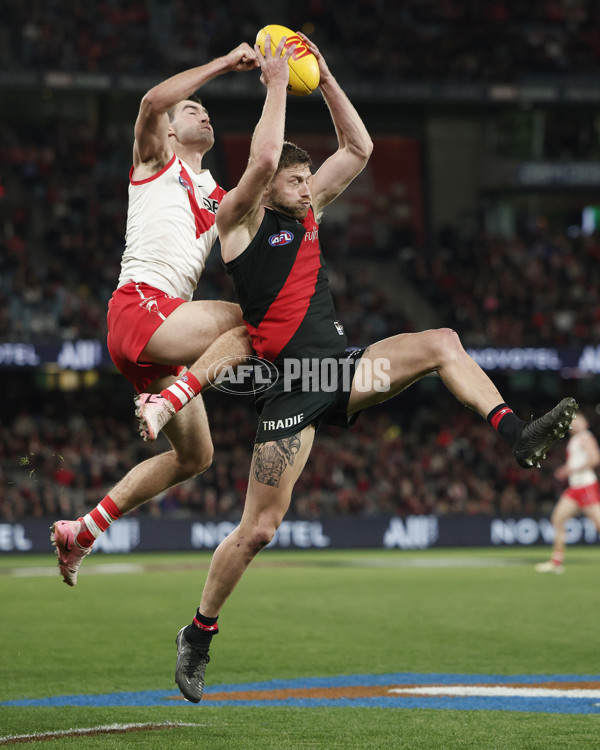 AFL 2024 Round 23 - Essendon v Sydney - A-53056302