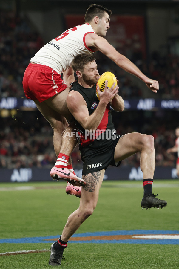 AFL 2024 Round 23 - Essendon v Sydney - A-53056303