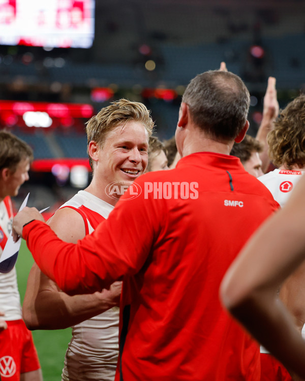 AFL 2024 Round 23 - Essendon v Sydney - A-53056323