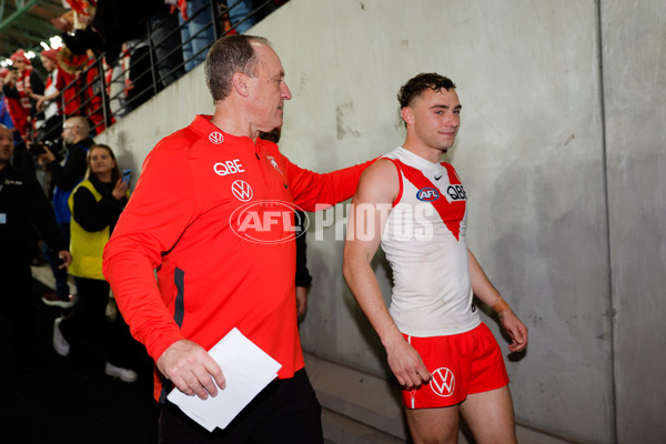 AFL 2024 Round 23 - Essendon v Sydney - A-53056331