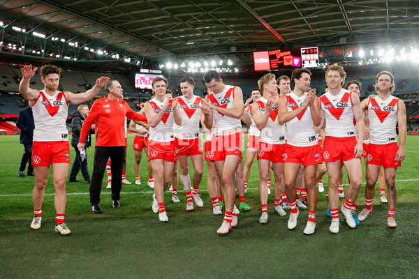 AFL 2024 Round 23 - Essendon v Sydney - A-53056332